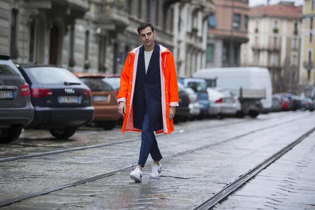 Impermeabile sopra la giacca: il mio look antipioggia per la primavera 2016 - Roberto De Rosa