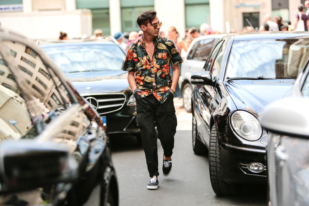 Roberto De Rosa streetstyle Milan Men Fashion Week giugno 2016 - Stampa tropical: la tendenza dell'estate 2016